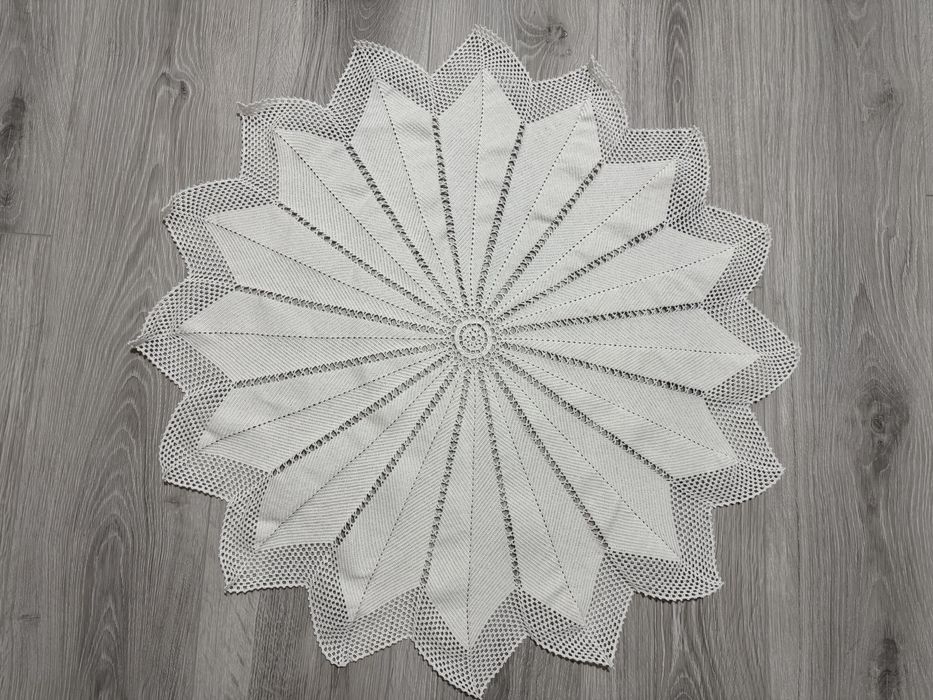 Ръчно изработена покривка