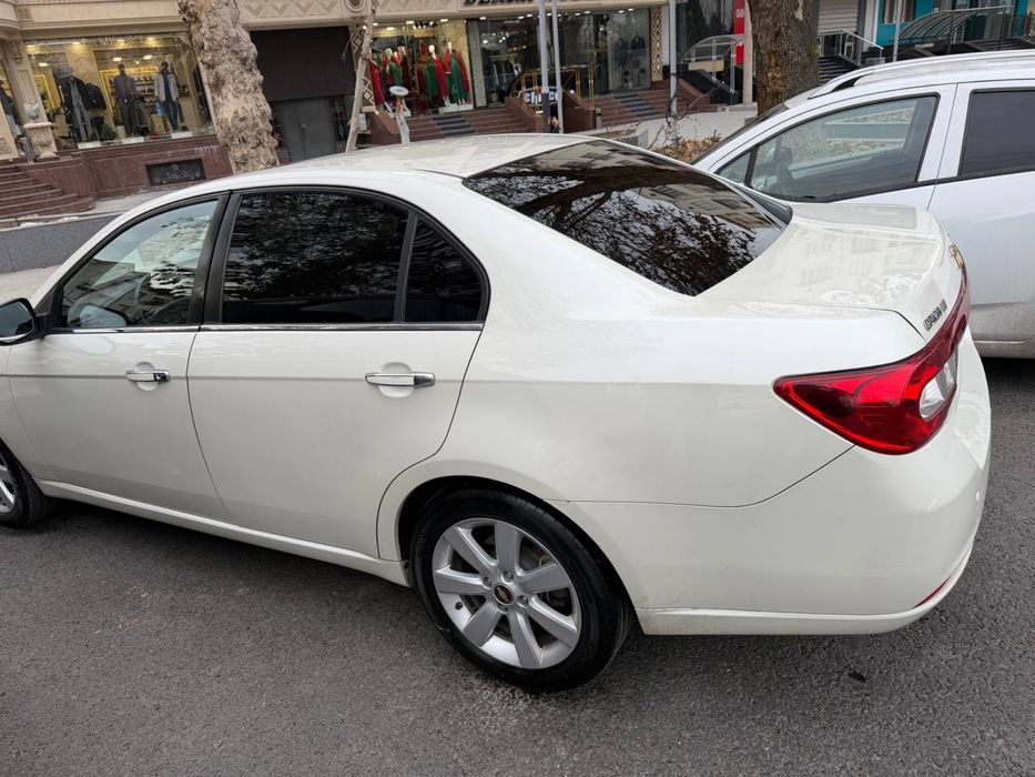 Epika 2011 yil holati zor rangi oq jemchuk