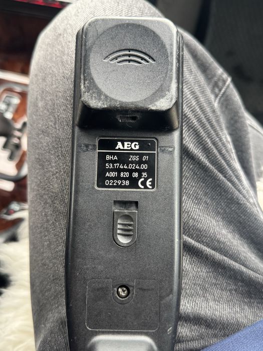 Штатный телефон мерседес