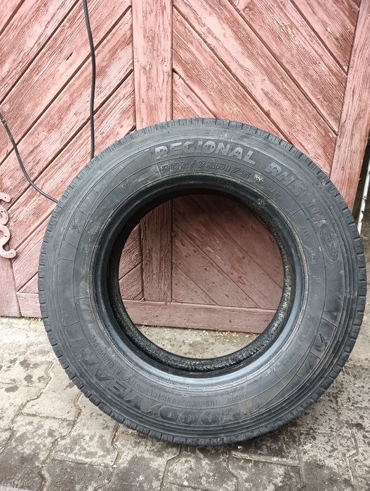 Vând anvelopă camion 205/75R17.5