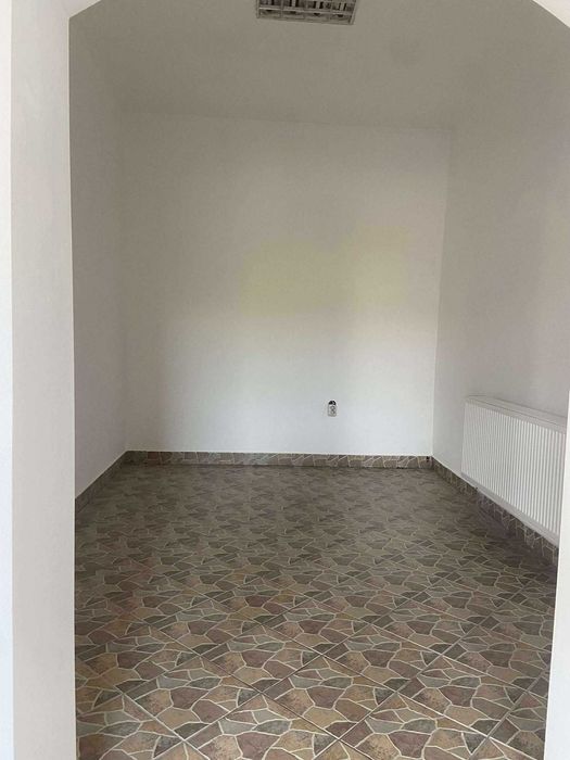 Închiriez spațiu comercial CENTRAL