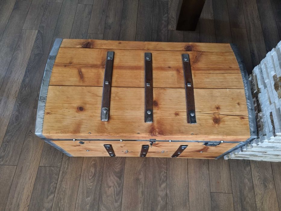 Стар сандък/ракла/скрин/ два броя