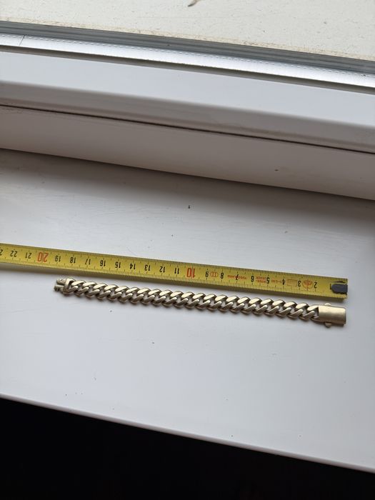 Bratara cuban cubaneza aur 14 karate 21 gr.Lungime 19 cm.Pret 8000 lei