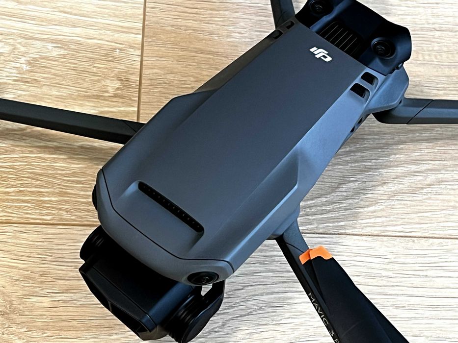 DJI Mavic 3 Pro - Fly More Combo, DJI RC Pro