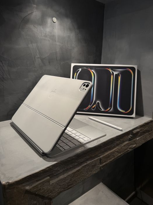 Ipad Pro M5 13” 1 TB Wifi + Cellular + Magic Keyboard + Apple Pencil Pro