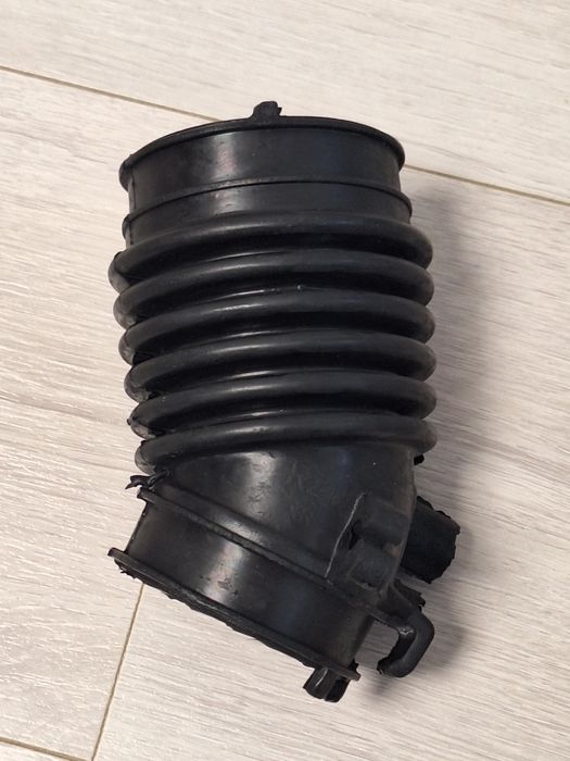 N 105 Въздуховод за Honda CRV 3 2.0i 17225-RZP-G00