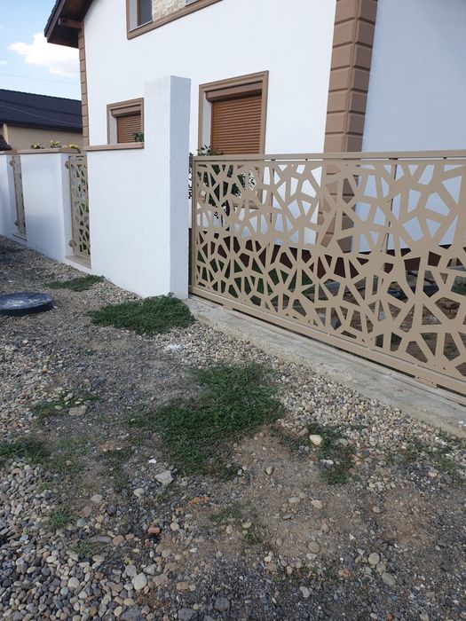 Porti si garduri metalice