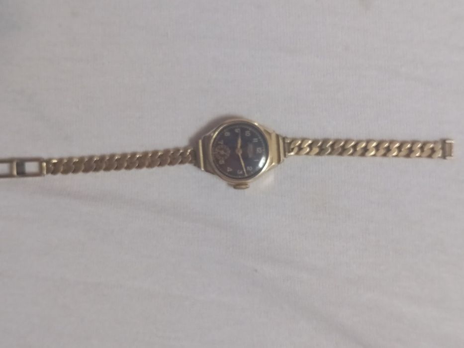 Vând ceas dama foarte vechi