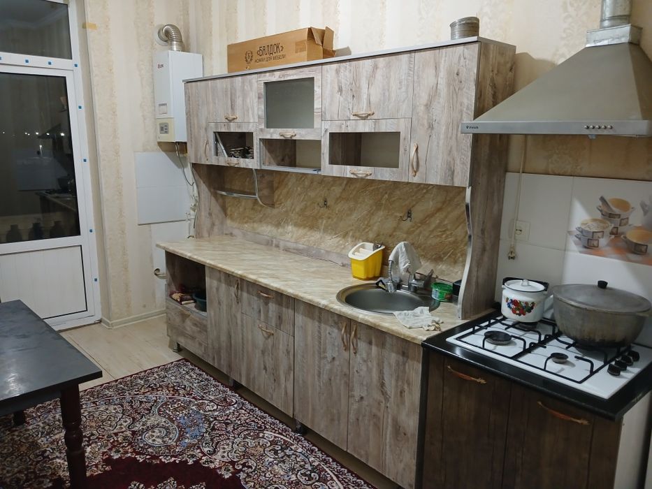 2 xonali kvartira sotiladi