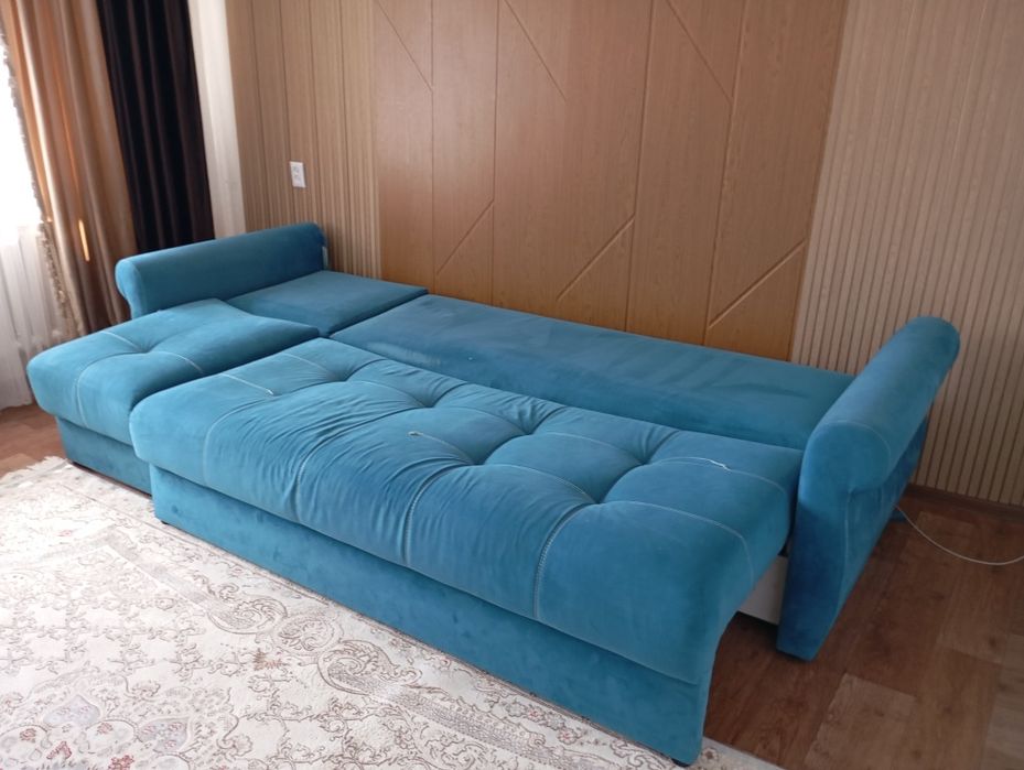 Бесплатно диван синий