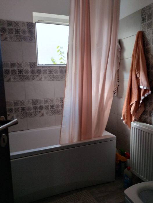 Vând apartament în Dragomirești Deal