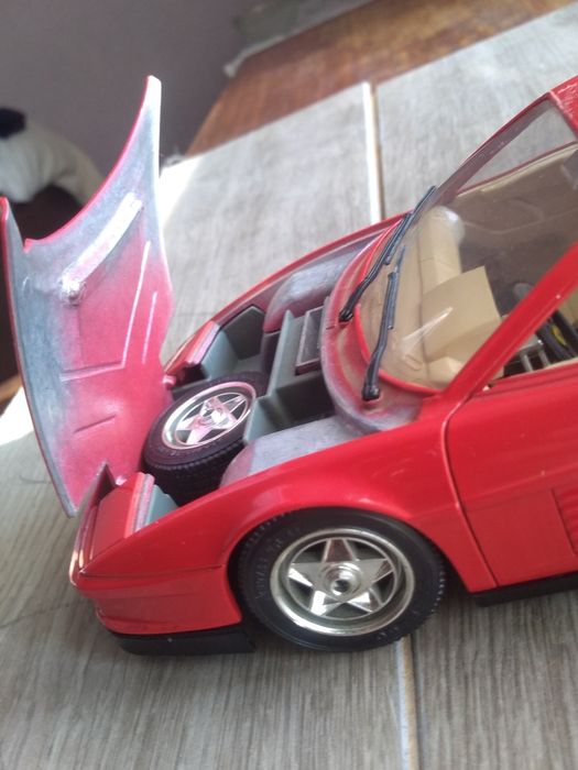 Ferrari Testarossa 1/18
