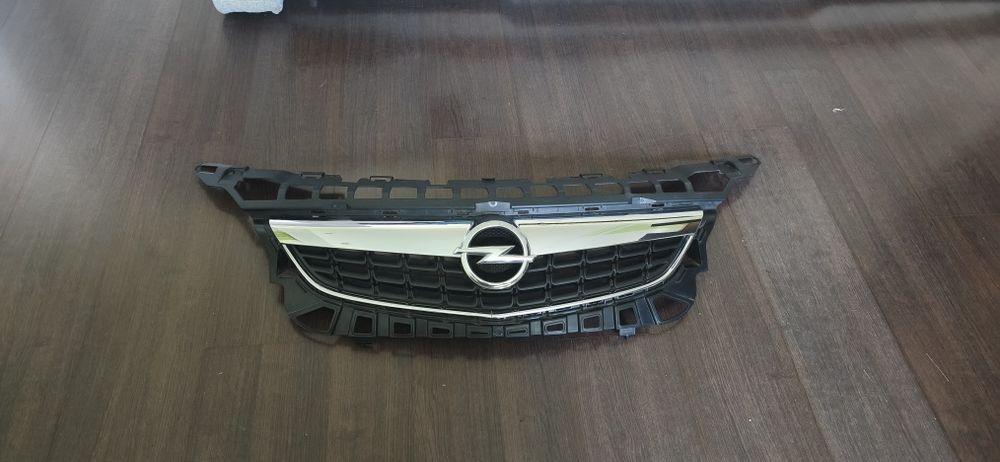Grila fata Astra j