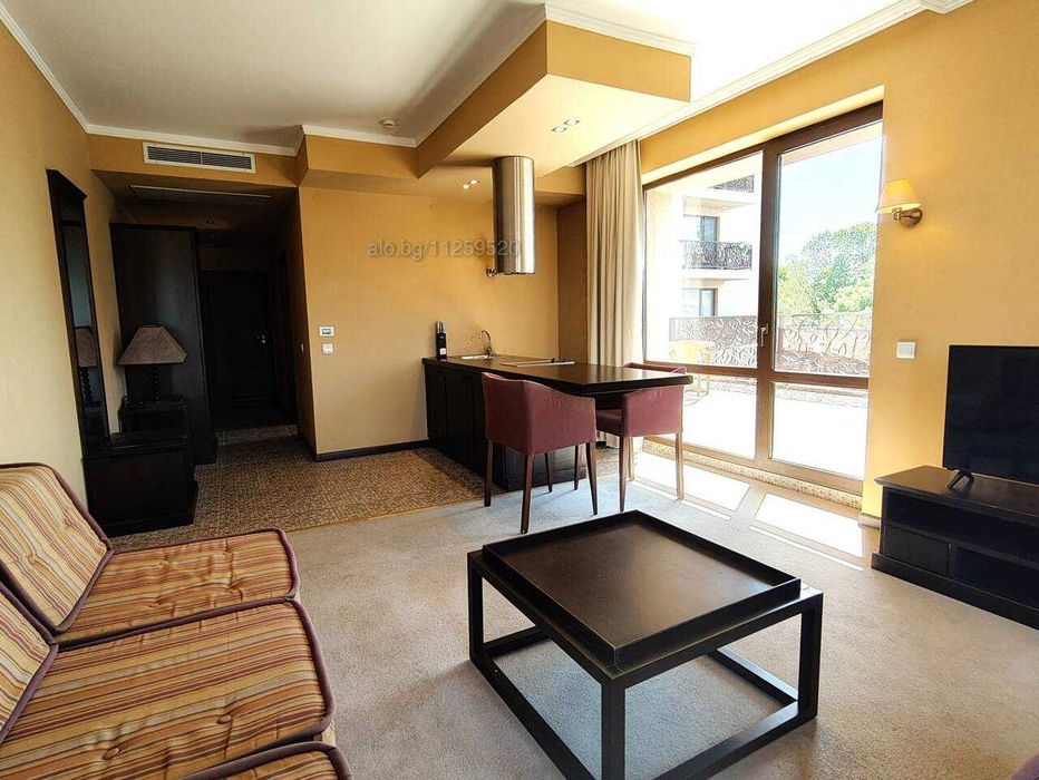 ТОП ЛОКАЦИЯ | Комплекс Royal Beach Barcelo Втора линия с три басейна и голяма тераса