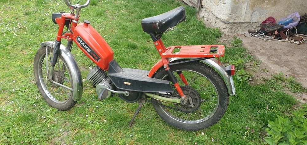 Motoreta cu pedale Solo Luxus Mars din 1975, motcicleta, scuter
Cilindree 50 cmc
Stare ok estetic
Nu a fost pornita de ceva timp
Are acte de Germania