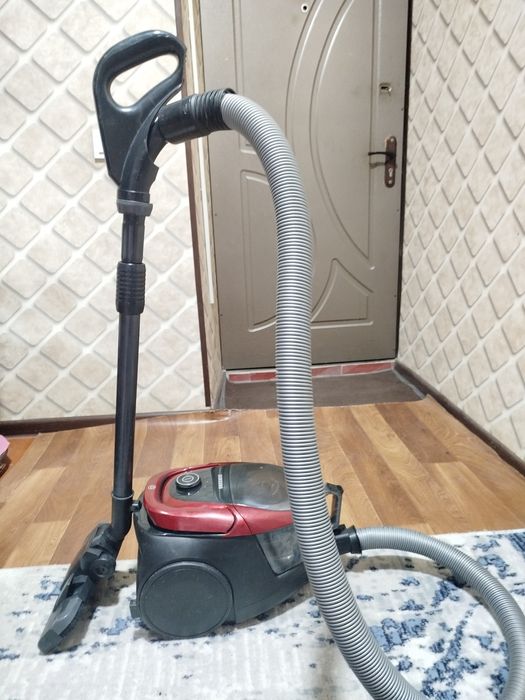 Продаются 2 пылесоса Самсунг и Бошш