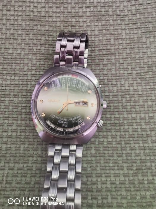 Продавам часовници orient