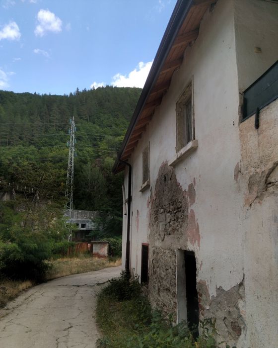 Продавапсграда в с.Пастра общ.Рила