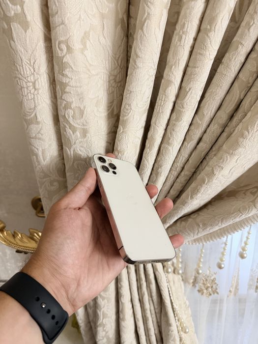 iPhone 12 Pro 256Gb - В отличном состоянии