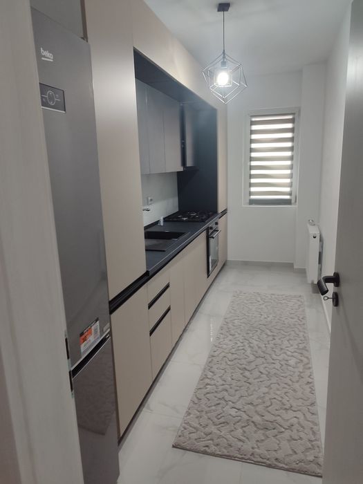 Închiriez apartament cu 2 camere decomandat