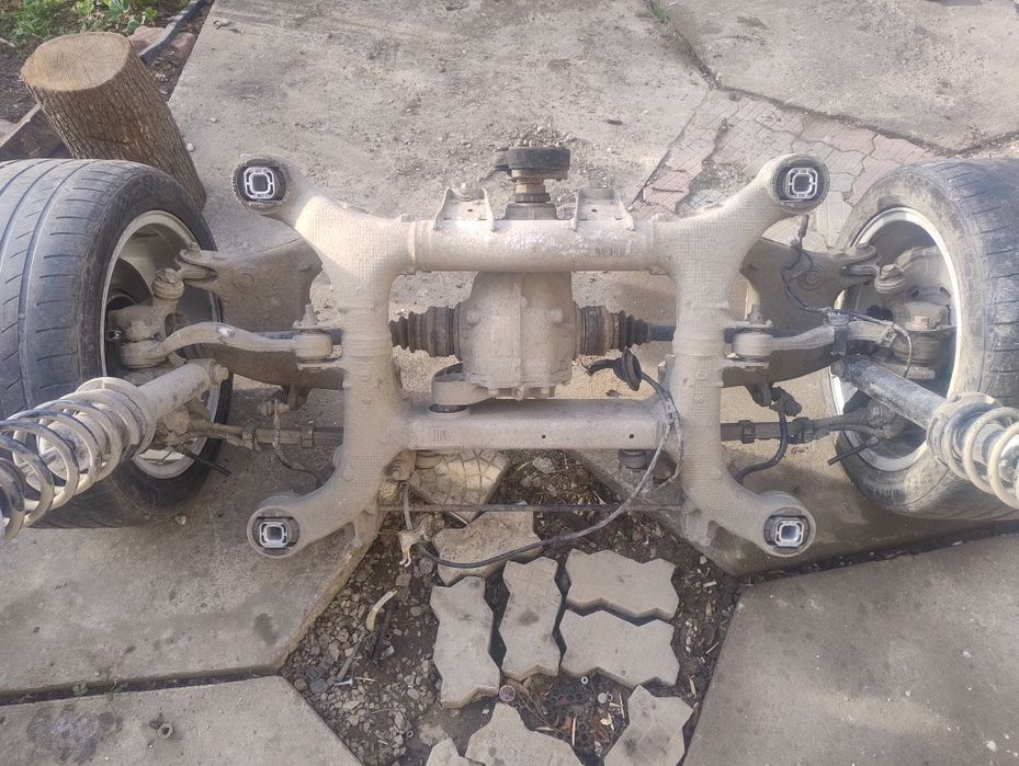 Punte spate jug spate BMW F10 turbo injector, rezervor, aripa usa far