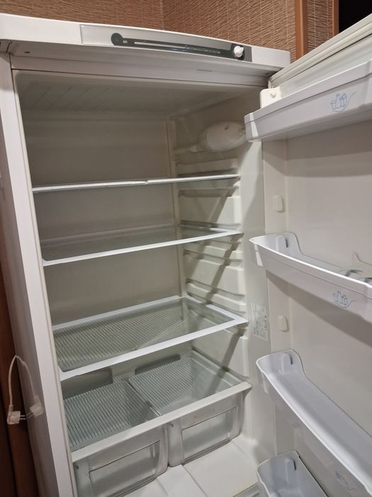 Холодильник INDESIT