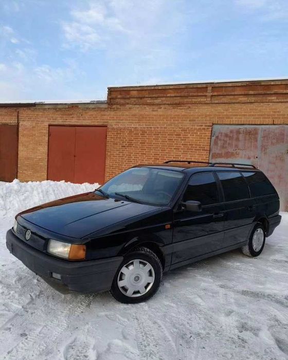 Volkswagen Passat 1990 год