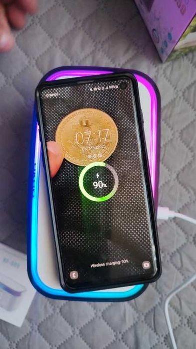 Boxa cu  Bluetooth ,Lamap RGB , încarcare wireless,,orga de lumini,etc