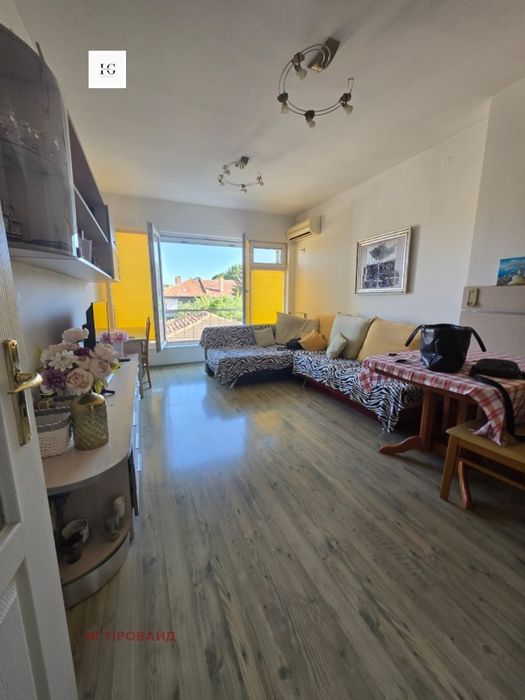 Продава се Двустаен апартамент в Бургас, Център - 47 кв.м за 1628 €/кв.м - Снимка #10