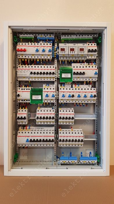 Электрика и сантехника  все виды работ. Гарантия качество. Только спец