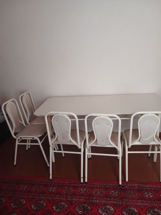 Stol 8 ta stuli bilan