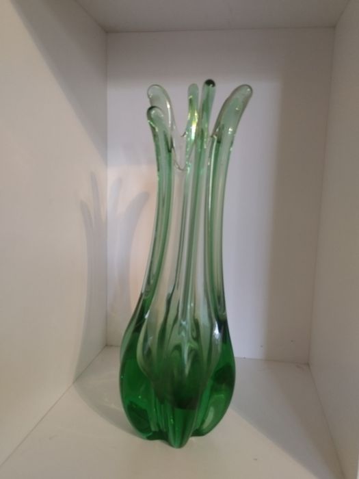 Цветное стекло вазы