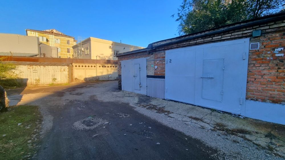 Гараж, район Крылова - Лихарева