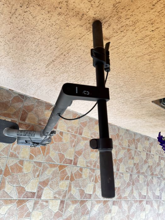 Trotinetă electrică Xiaomi Electric Scooter 4 Ultra – stare excelentă, utilizată foarte puțin