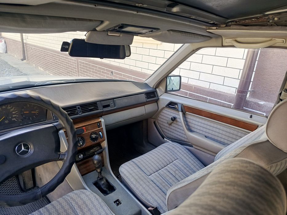 Mercedes Benz w124 D200