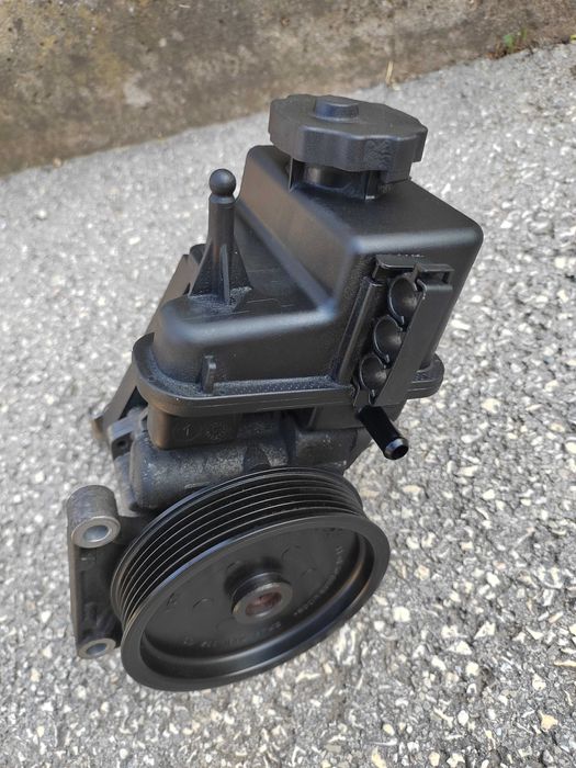 Хидравлична помпа за мерцесес(ц-класаw204)(е-класаw212) с датчик