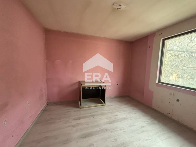 Продава се Тристаен апартамент в Хасково, Център - 84 кв.м за 1124 €/кв.м - Снимка #4