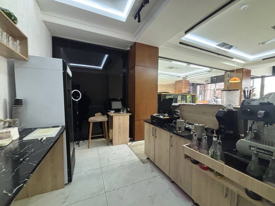 Next Нежилое помещеУл Бабура,под кафе,магазин,бутик,салон.Первая линия