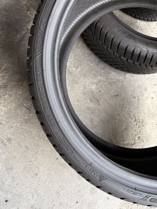 2 anvelope iarna ca NOI 235/35/20 , GoodYear , DOT 2023 , 7.8 mm