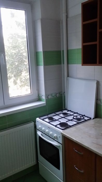 Ofer garsonieră de închiriat stația de metrou Favorit