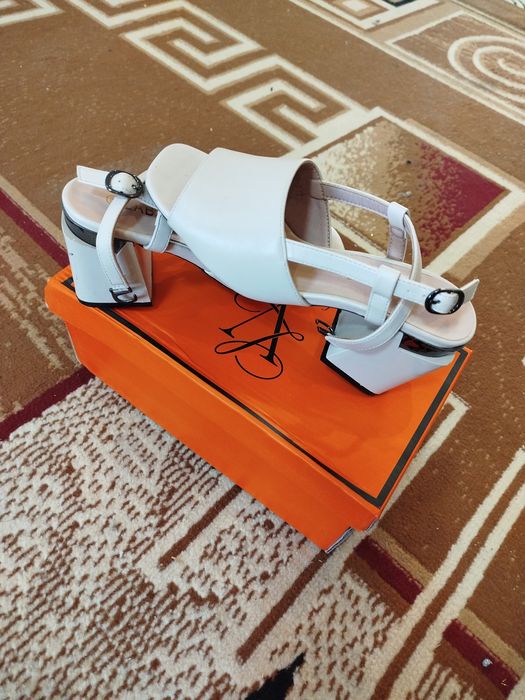 Jenskiy obuv yangiday