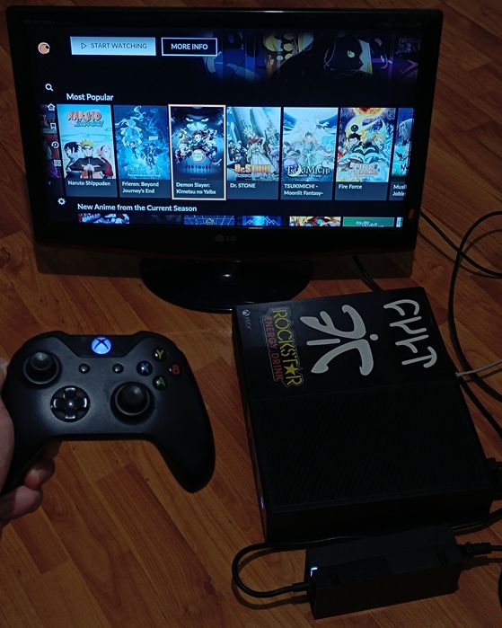 Xbox one + controller + monitor tv