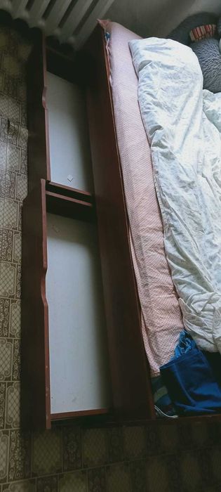 Продам кровать без матраса