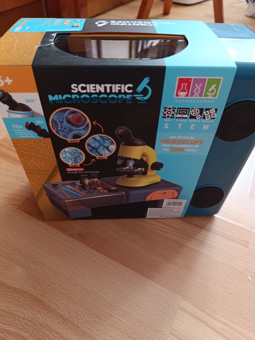 Microscop jucărie