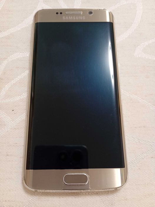 Продавам Samsung Galaxy S6 Edge
