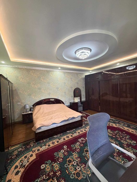 Гулистон Обод махаллада 8 сотик 6 хона Зор ховли сотилади.