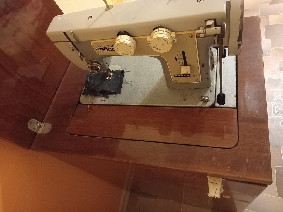 Продаётся швейная машина Чайка-III