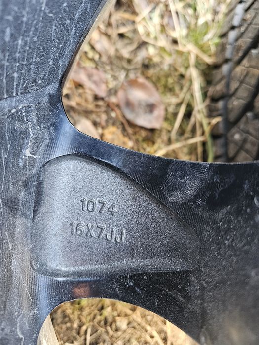 Шины с дисками комплект