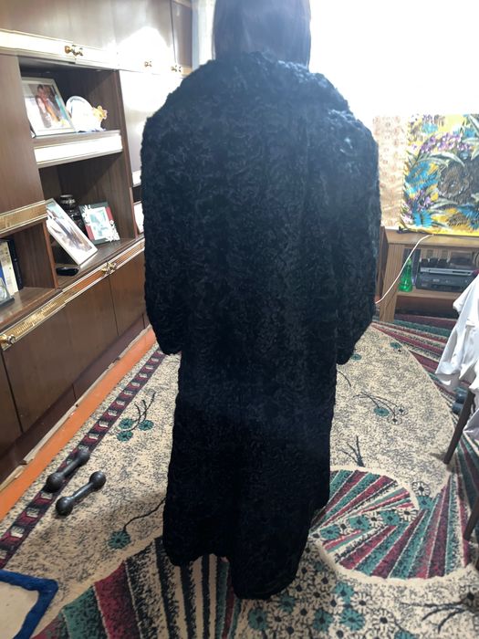 Шуба каракулевая