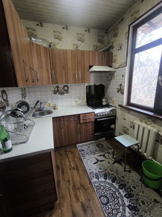 Сдаю квартиру  чилнзр:19квартал 2комнат 2этаж Зеркалка